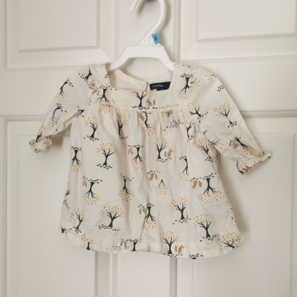 3/$15 Gap baby girl blouse 0-3 m